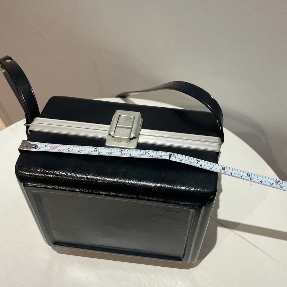 Vintage 60s Polaroid Model 20 "Swinger" Land Camera and Black Case - Picture 14 of 16